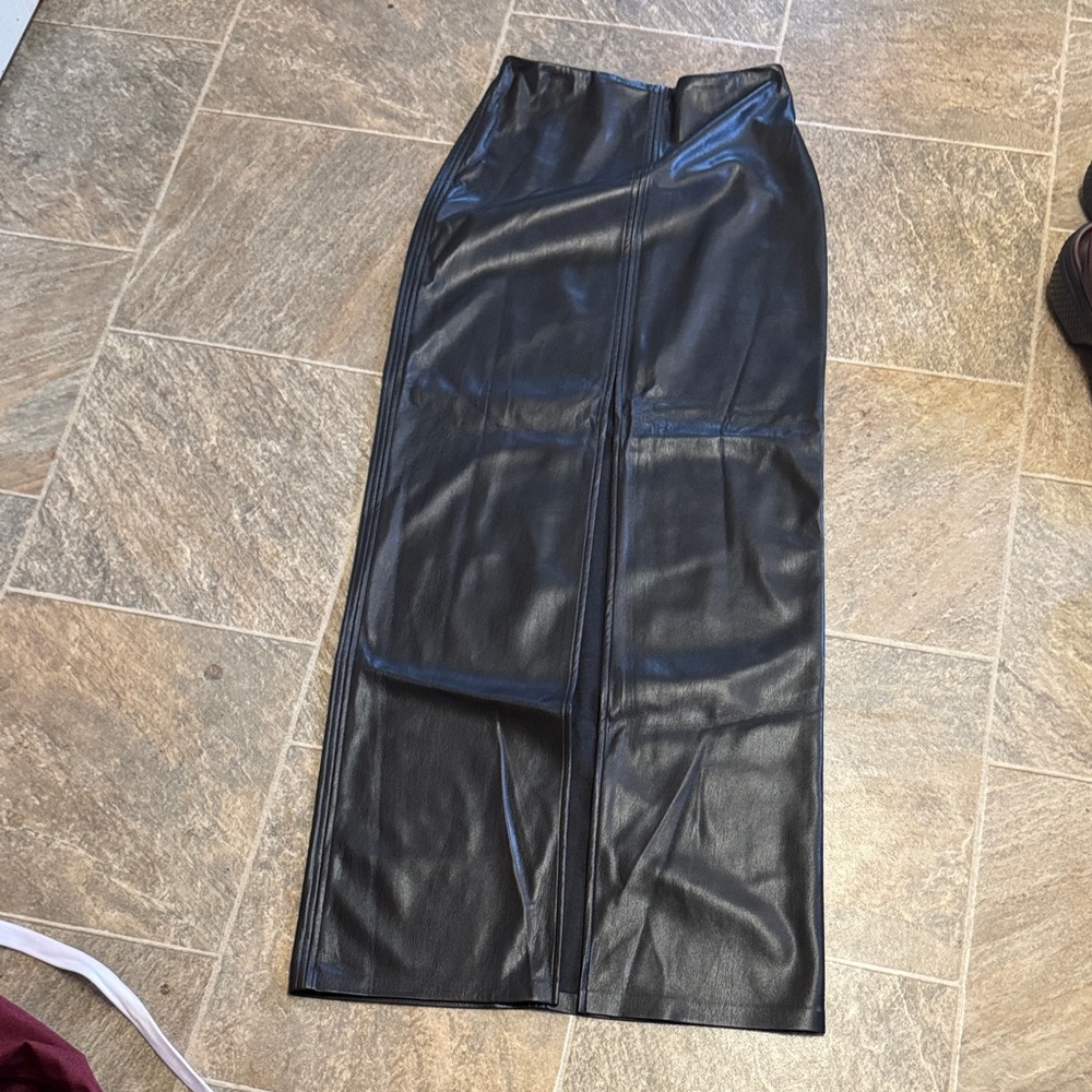 Alice + Olivia Black Leather Pencil Skirt